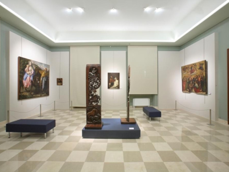 Molfetta, Museo Diocesano Molfetta - Museo-Pinacoteca "Mons. Achille Salvucci" Molfetta, Museo Diocesano Molfetta - Museo-Pinacoteca "Mons. Achille Salvucci"
