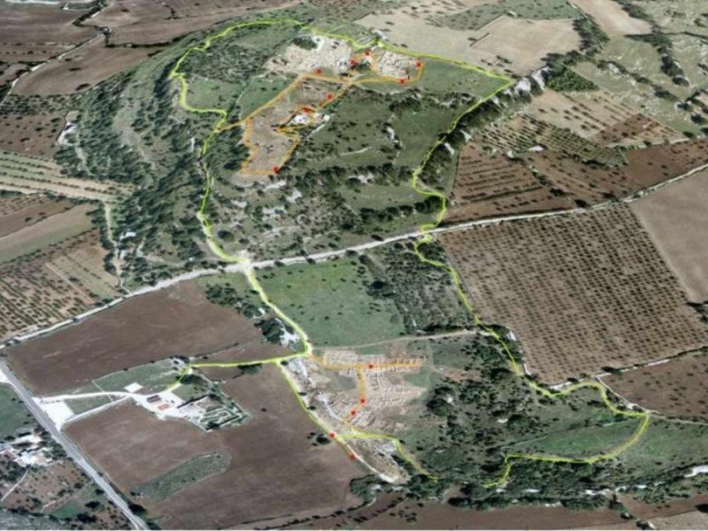 Monte Sannace, veduta aerea del sito archeolo Monte Sannace, veduta aerea del sito archeolo