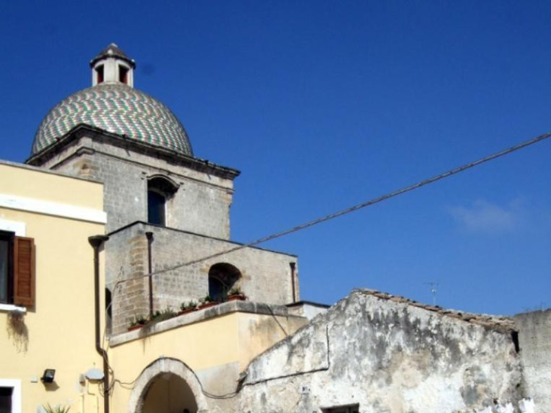 Piazza San Pietro degli Schiavoni, Brindisi Piazza San Pietro degli Schiavoni, Brindisi