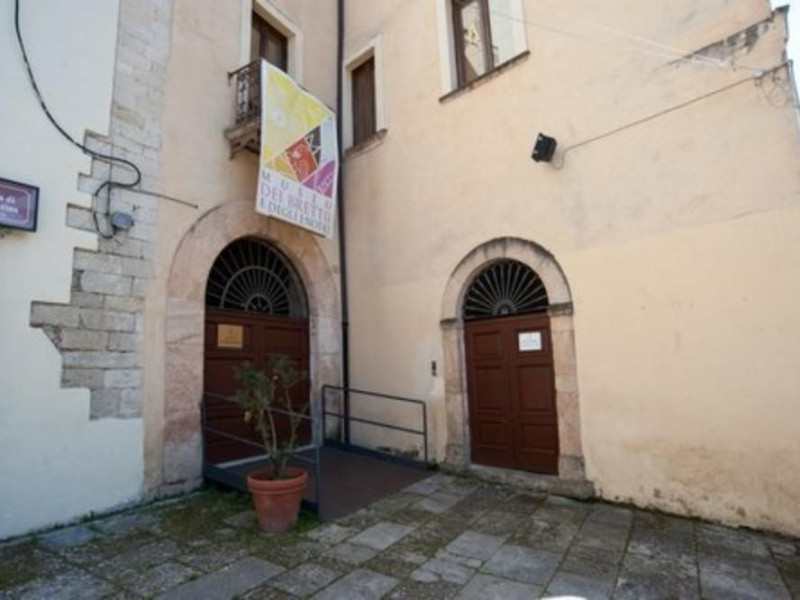 Museo dei Brettii e degli Enotri Museo dei Brettii e degli Enotri