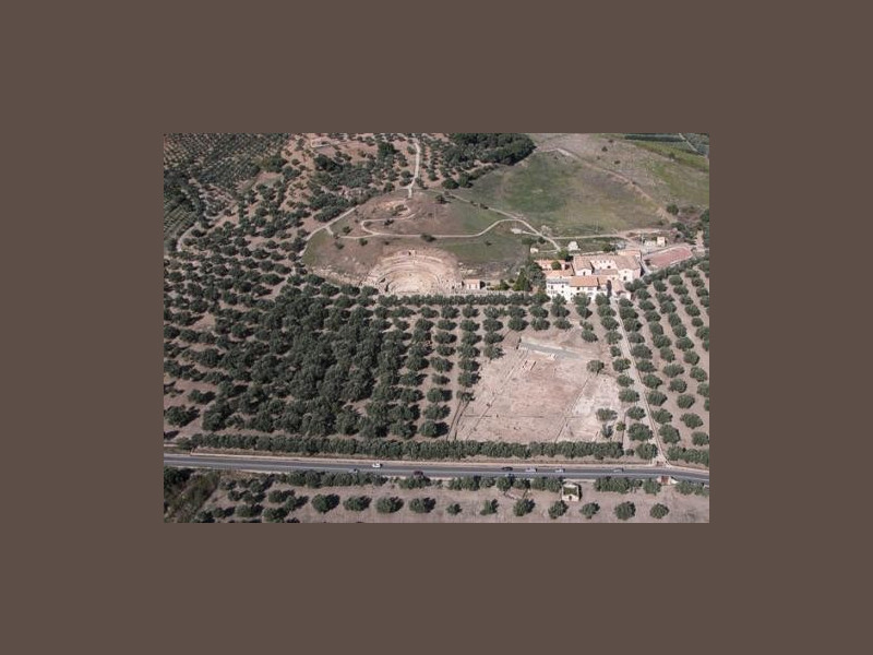 Immagine descrittiva - http://www.archeocalabria.beniculturali.it/archeovirtualtour/calabriaweb/scolacium2.htm Immagine descrittiva - http://www.archeocalabria.beniculturali.it/archeovirtualtour/calabriaweb/scolacium2.htm
