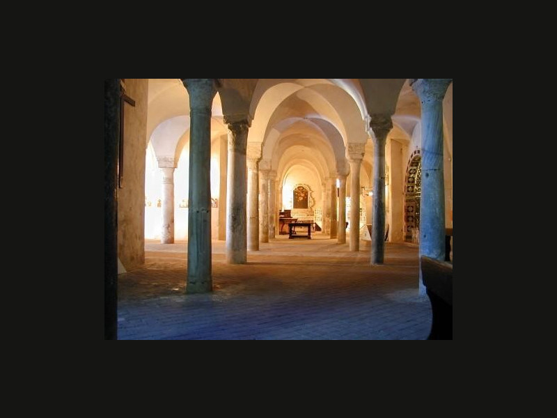 Immagine descrittiva - http://it.cathopedia.org/wiki/File:Gerace_MuDi_CriptaCattedrale_VIII_sedemuseo.jpg Immagine descrittiva - http://it.cathopedia.org/wiki/File:Gerace_MuDi_CriptaCattedrale_VIII_sedemuseo.jpg