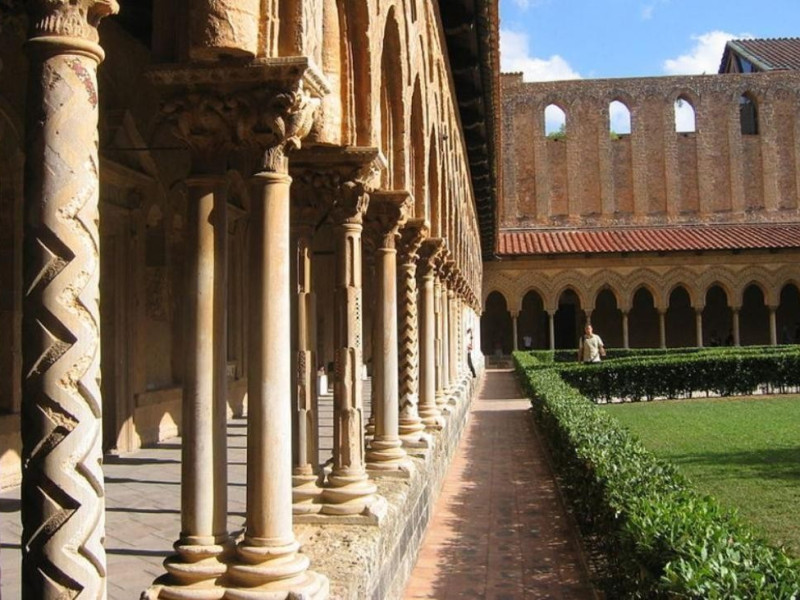 Scorcio del chiostro