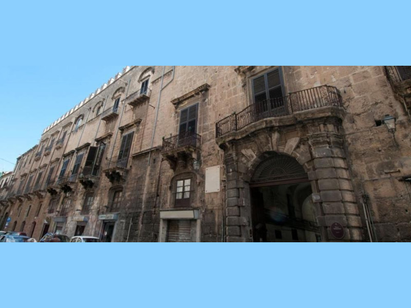 Palazzo Ajutamicristo Palazzo Ajutamicristo