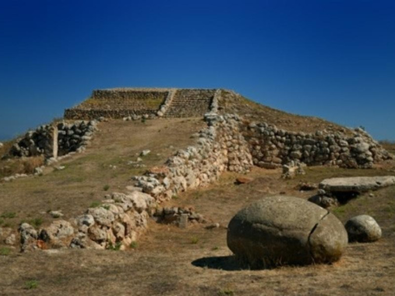 Sassari, Altare di Monte d’Accoddi Sassari, Altare di Monte d’Accoddi