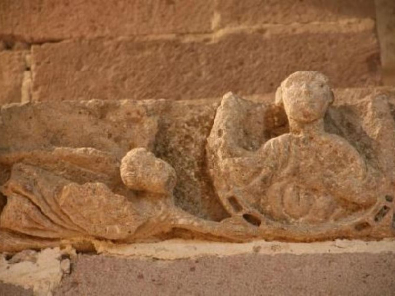 capitello con scena sacra 