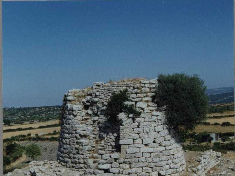 Isili, Nuraghe Is Paras