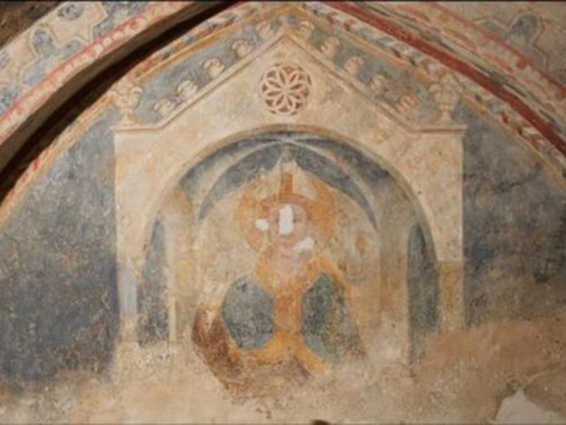 Affresco raffigurante San Ludovico da Tolosa Affresco raffigurante San Ludovico da Tolosa