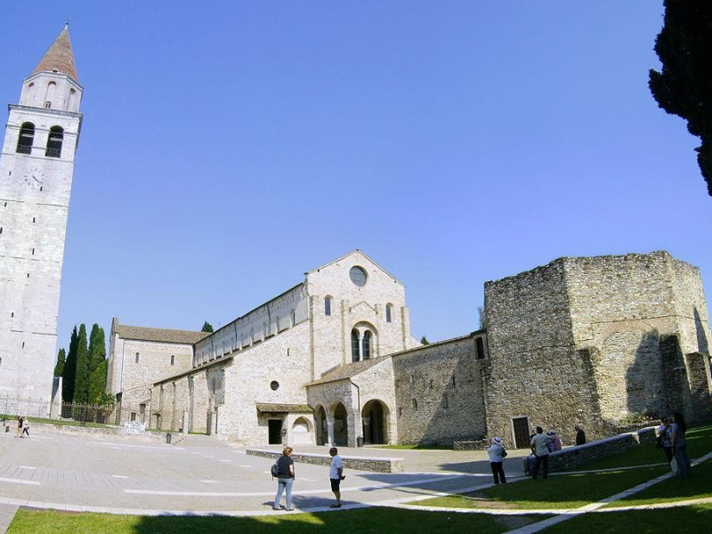BASILICA di Santa maria Assunta BASILICA di Santa maria Assunta