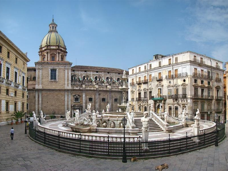 Piazza e Fontana Pretoria Piazza e Fontana Pretoria