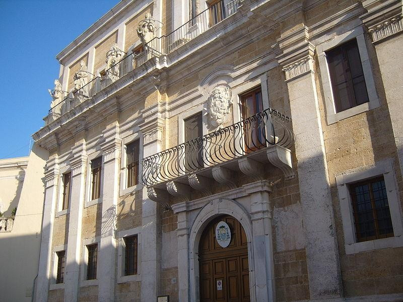 Seminario arcivescovile di Brindisi e Biblioteca arcivescovile Annibale de Leo Seminario arcivescovile di Brindisi e Biblioteca arcivescovile Annibale de Leo