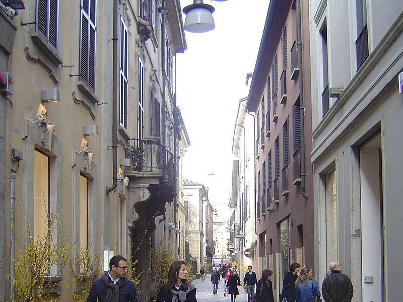 Via della Spiga Via della Spiga