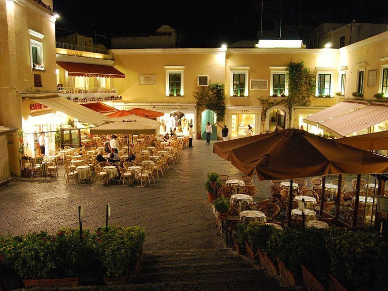 Piazzetta di Capri Piazzetta di Capri