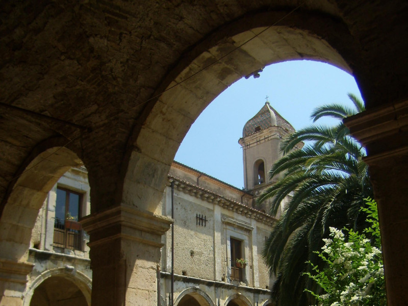Convento dei Frati Minimi: chiostro Convento dei Frati Minimi: chiostro