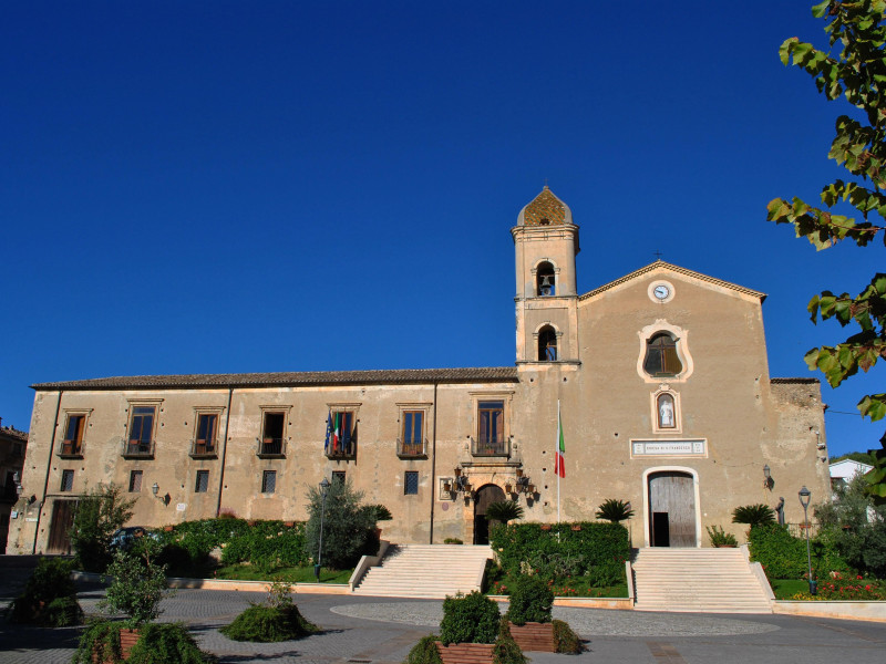 Convento dei Frati Minimi di San Francesco di Paola – Palazzo Municipale  Convento dei Frati Minimi di San Francesco di Paola – Palazzo Municipale