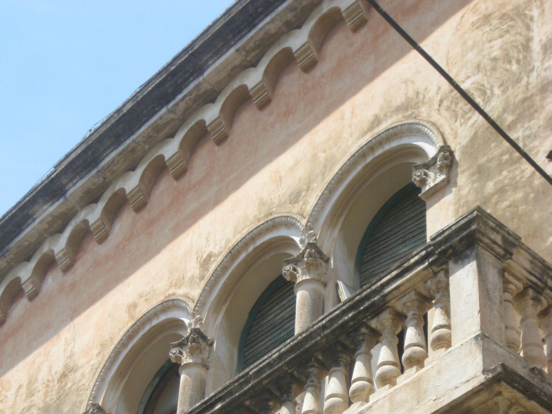 Palazzo Folonari Palazzo Folonari