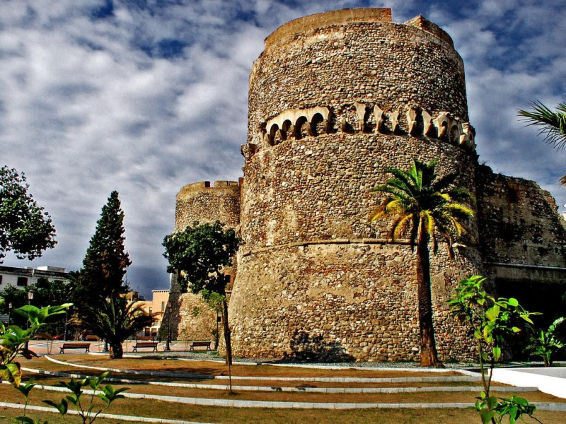 Castello Aragonese  Castello Aragonese