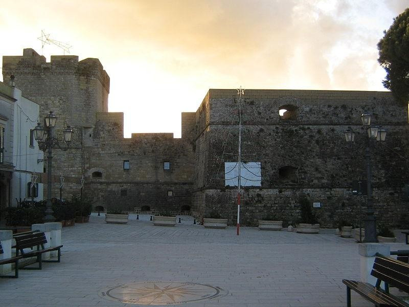 Castello Spinola-Caracciolo Castello Spinola-Caracciolo