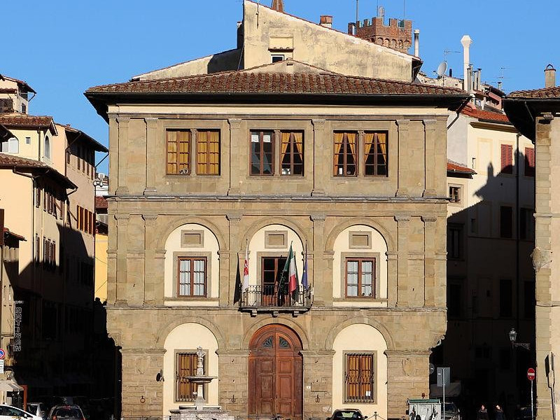Piazza Santa Croce: palazzo cocchi-serristori 