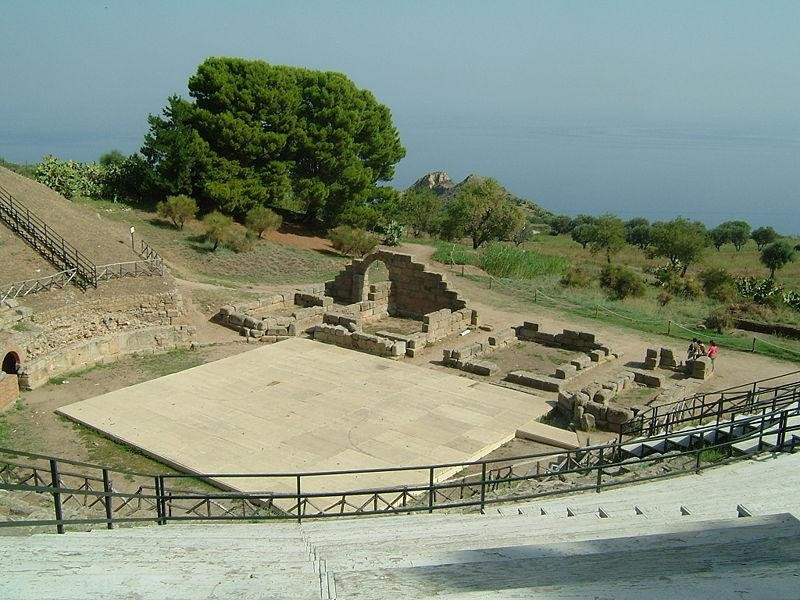 Tindari: teatro greco Tindari: teatro greco