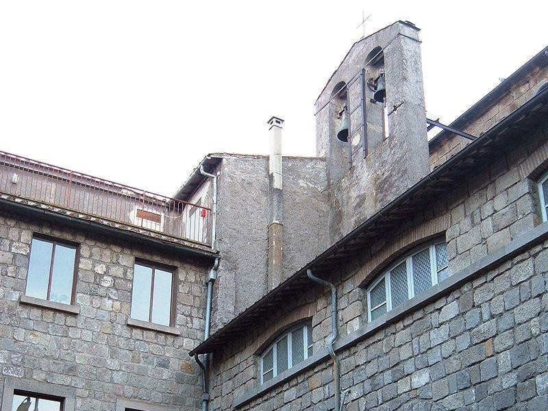 Chiesa di Santa Maria Nuova: chiostro Longobardo Chiesa di Santa Maria Nuova: chiostro Longobardo