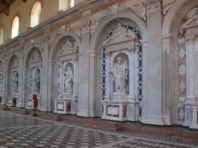 Duomo: Navata destra Duomo: Navata destra