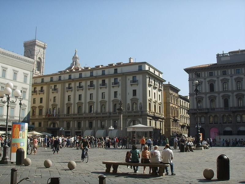 Piazza della Repubblica Piazza della Repubblica