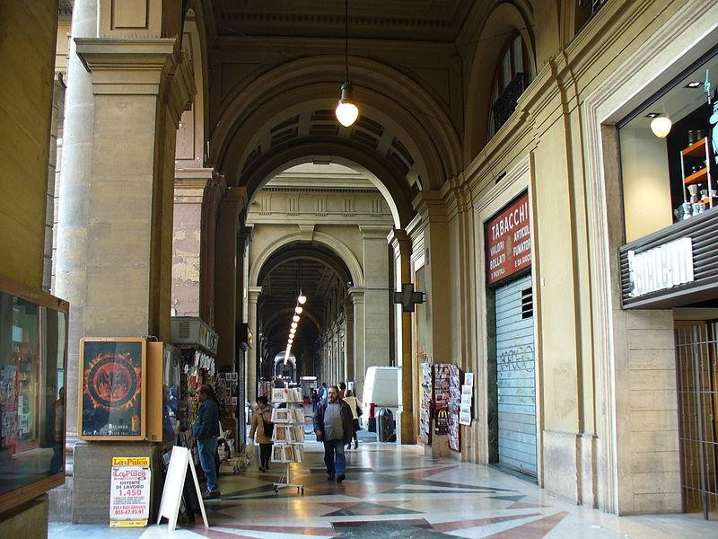 Piazza della Repubblica: portici Piazza della Repubblica: portici
