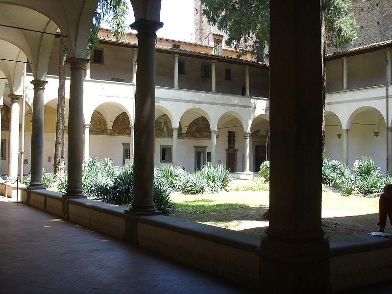 Basilica di Santa Maria del Carmine: chiostro