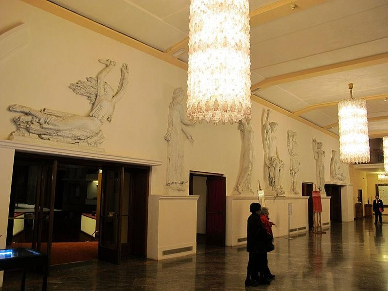 Teatro Comunale: foyer Teatro Comunale: foyer