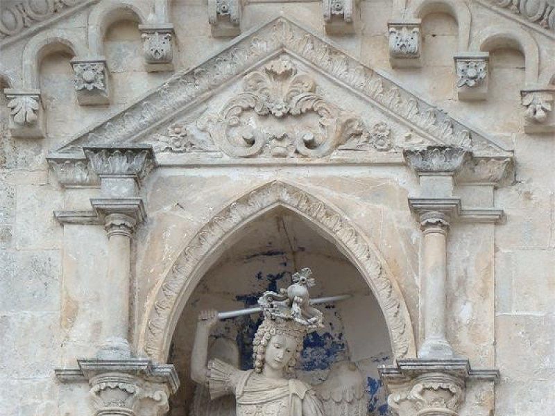 Santuario di San Michele Arcangelo: rilievo del Santo  Santuario di San Michele Arcangelo: rilievo del Santo