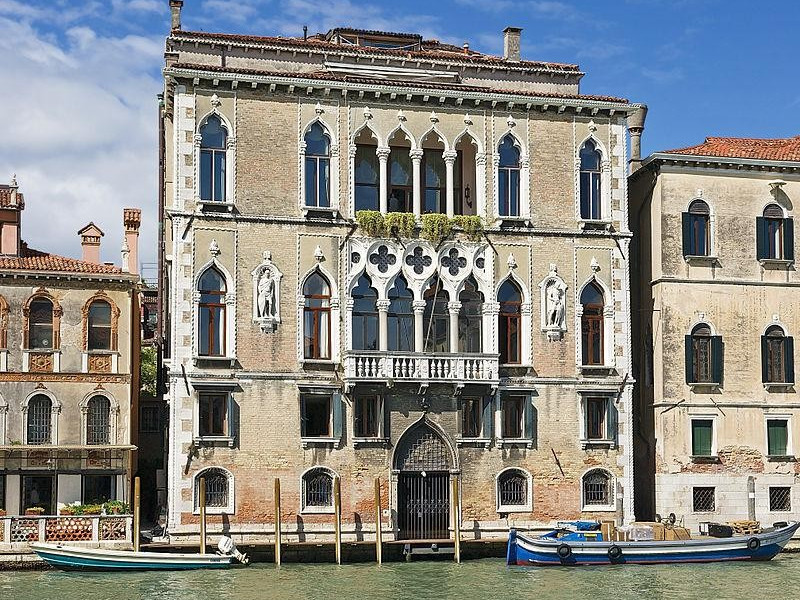 Palazzo Loredan dell'Ambasciatore Palazzo Loredan dell'Ambasciatore