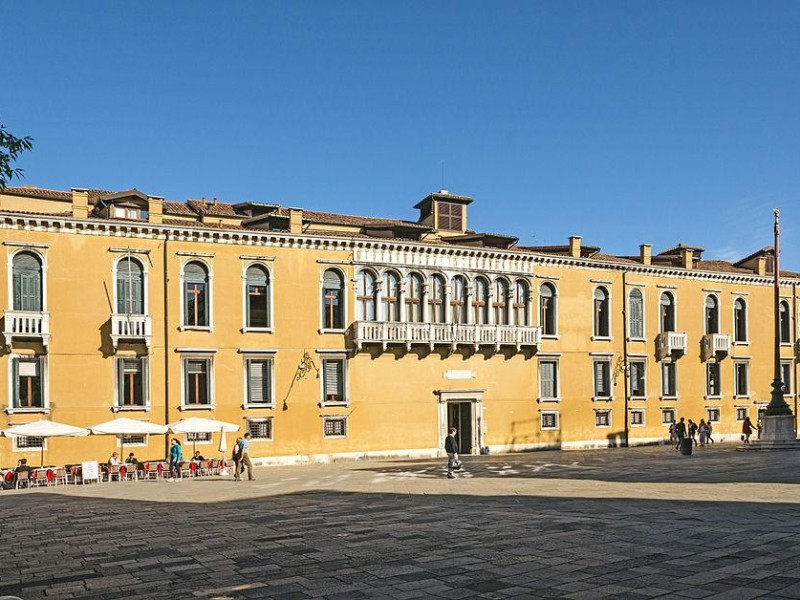 Palazzo Loredan in Campo Santo Stefano Palazzo Loredan in Campo Santo Stefano