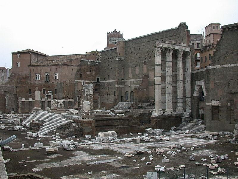 Fori Imperiali: foro di augusto Fori Imperiali: foro di augusto