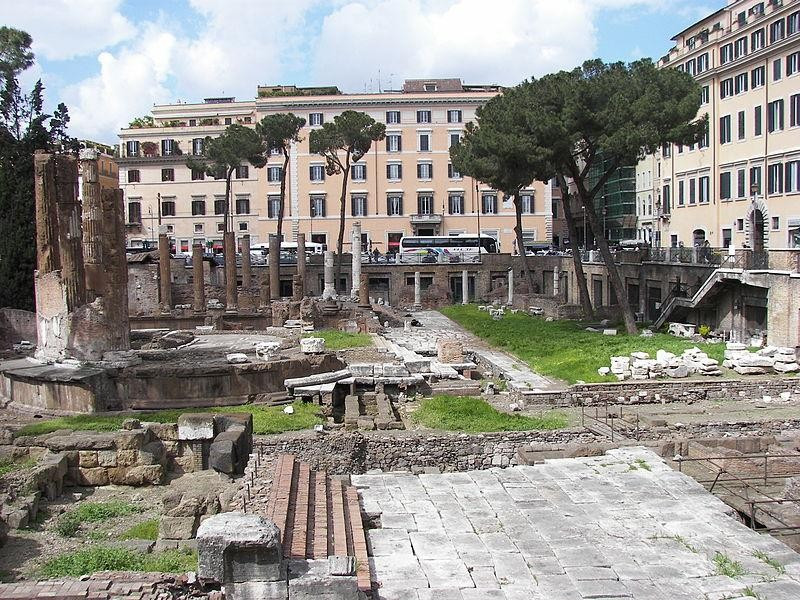 Largo di Torre Argentina: tempio B