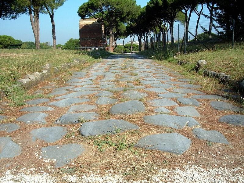 Parco delle Tombe di Via Latina: basolati di via latina