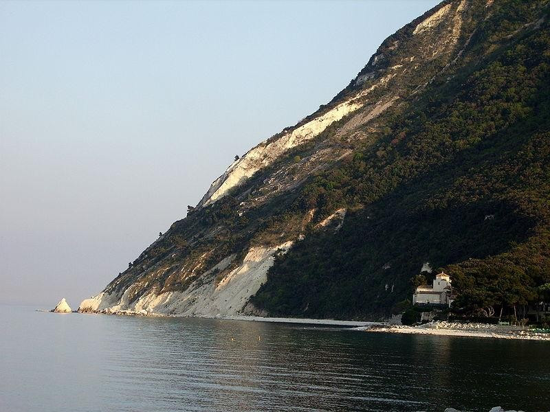 Immagine descrittiva - https://commons.wikimedia.org/wiki/User:Beta16 Immagine descrittiva - https://commons.wikimedia.org/wiki/User:Beta16