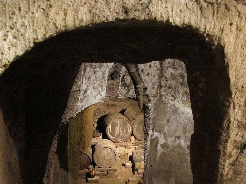 Immagine descrittiva - https://commons.wikimedia.org/wiki/Category:Pozzo_della_Cava_(Orvieto)?uselang=it#/media/File:Orvieto,_pozzo_dela_cava_14.JPG Immagine descrittiva - https://commons.wikimedia.org/wiki/Category:Pozzo_della_Cava_(Orvieto)?uselang=it#/media/File:Orvieto,_pozzo_dela_cava_14.JPG