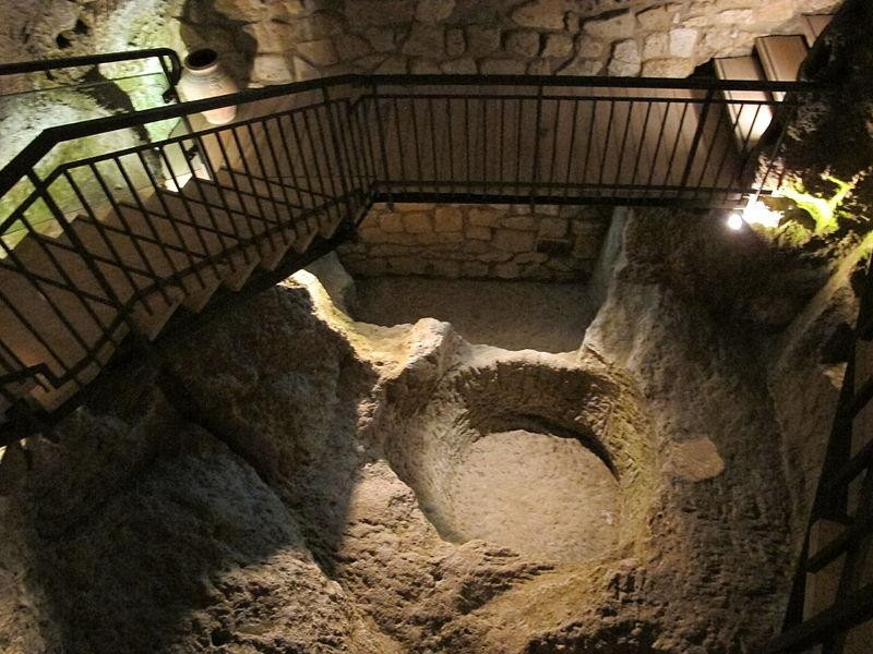 Immagine descrittiva - https://commons.wikimedia.org/wiki/Category:Pozzo_della_Cava_(Orvieto)?uselang=it#/media/File:Orvieto,_pozzo_dela_cava_23.JPG Immagine descrittiva - https://commons.wikimedia.org/wiki/Category:Pozzo_della_Cava_(Orvieto)?uselang=it#/media/File:Orvieto,_pozzo_dela_cava_23.JPG