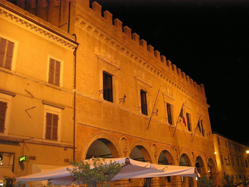 Immagine descrittiva - https://commons.wikimedia.org/wiki/User:SCEhardt Immagine descrittiva - https://commons.wikimedia.org/wiki/User:SCEhardt