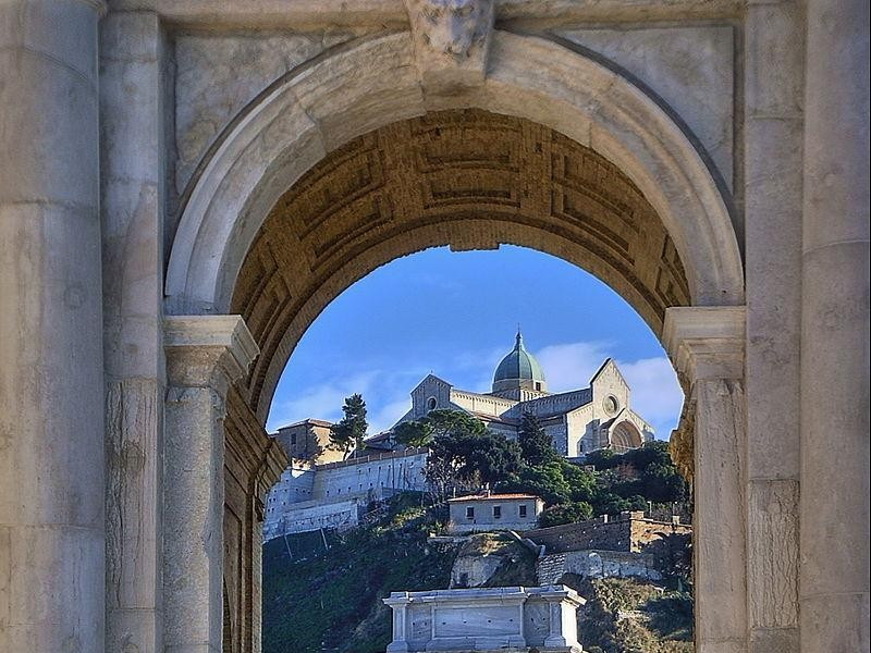Immagine descrittiva - https://commons.wikimedia.org/wiki/User:Gianni%20del%20bufalo Immagine descrittiva - https://commons.wikimedia.org/wiki/User:Gianni%20del%20bufalo