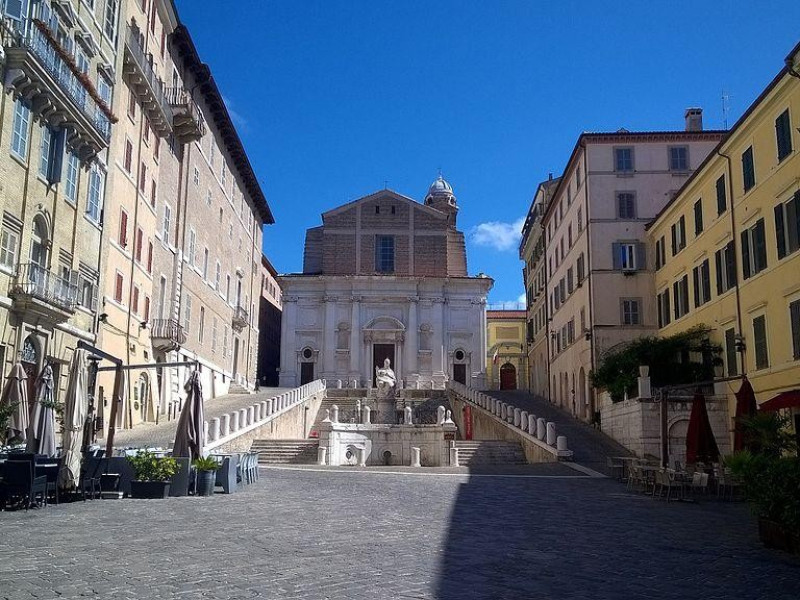 Immagine descrittiva - https://commons.wikimedia.org/wiki/User:Stelamali Immagine descrittiva - https://commons.wikimedia.org/wiki/User:Stelamali