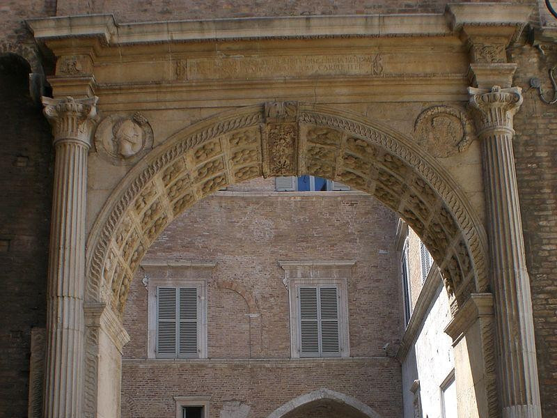 Immagine descrittiva - https://commons.wikimedia.org/wiki/User:Parsifall Immagine descrittiva - https://commons.wikimedia.org/wiki/User:Parsifall