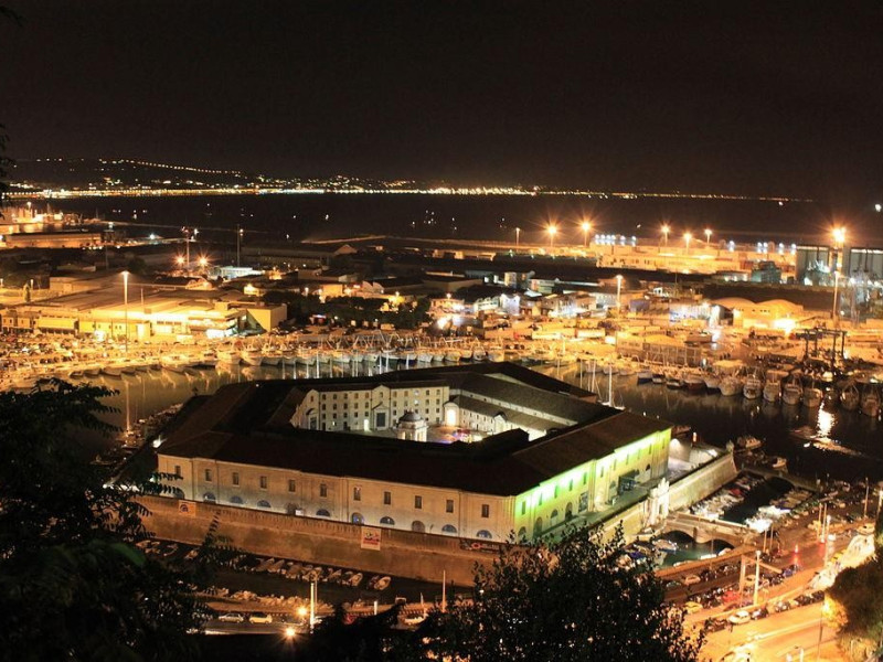 Immagine descrittiva - https://commons.wikimedia.org/wiki/User:Beta16 Immagine descrittiva - https://commons.wikimedia.org/wiki/User:Beta16