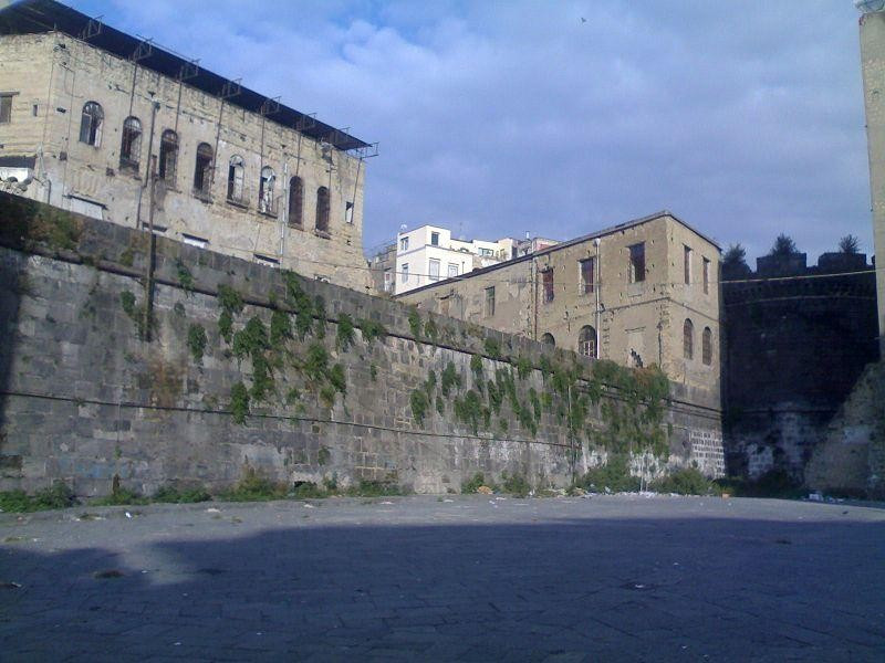 Mura Aragonesi e Porta Capuana Mura Aragonesi e Porta Capuana