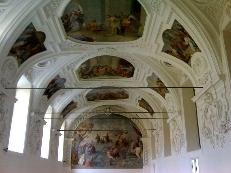 Immagine descrittiva - https://it.wikipedia.org/wiki/Chiesa_di_San_Domenico_Maggiore_(Napoli)#/media/File:ConventoDomenicoMaggiore19.jpg Immagine descrittiva - https://it.wikipedia.org/wiki/Chiesa_di_San_Domenico_Maggiore_(Napoli)#/media/File:ConventoDomenicoMaggiore19.jpg