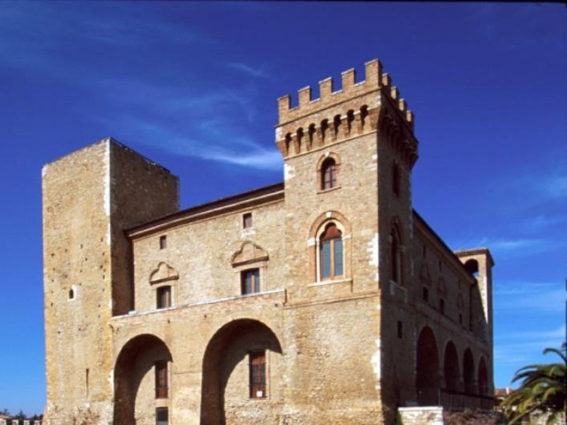Immagine descrittiva - Immagine descrittiva -