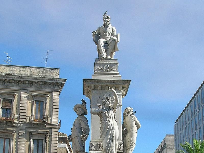 Monumento a Vincenzo Bellini