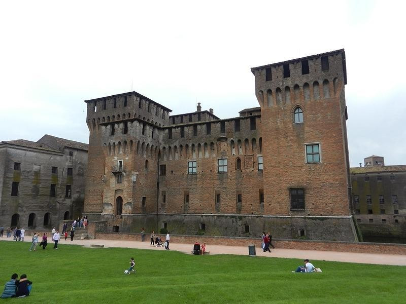 Immagine descrittiva - https://commons.wikimedia.org/wiki/Category:Castello_di_San_Giorgio_(Mantua)?uselang=it#/media/File:3546MantovaCastelloSGiorgio.jpg Immagine descrittiva - https://commons.wikimedia.org/wiki/Category:Castello_di_San_Giorgio_(Mantua)?uselang=it#/media/File:3546MantovaCastelloSGiorgio.jpg
