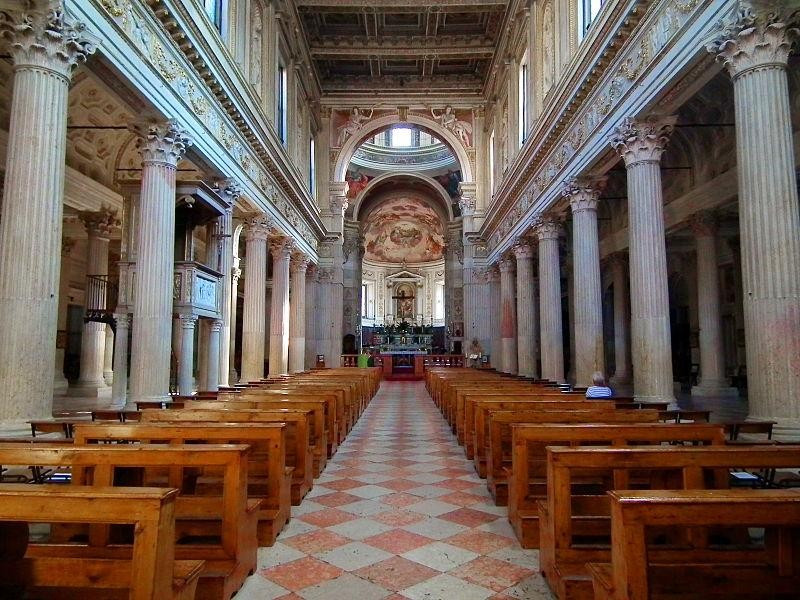 Immagine descrittiva - https://it.wikipedia.org/wiki/Duomo_di_Mantova#/media/File:Mantua,_Duomo_di_Mantova_001.JPG Immagine descrittiva - https://it.wikipedia.org/wiki/Duomo_di_Mantova#/media/File:Mantua,_Duomo_di_Mantova_001.JPG
